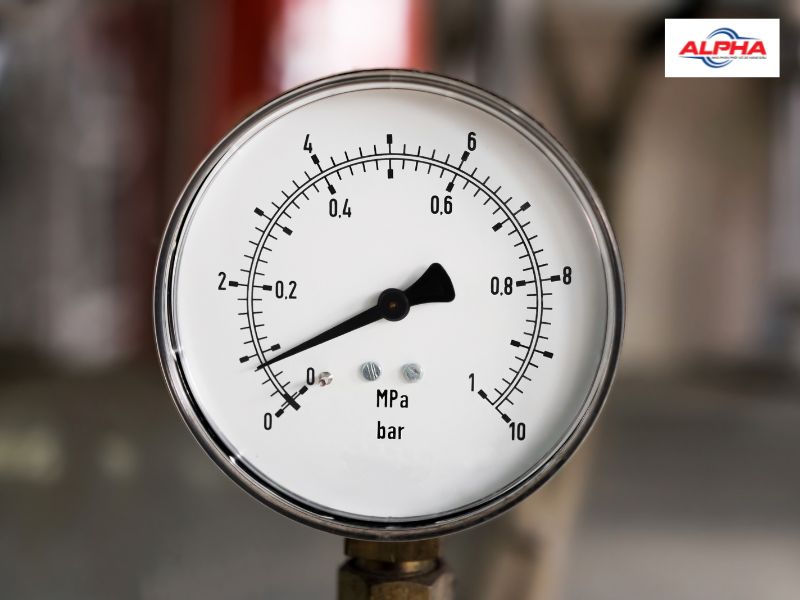 nên kiểm tra áp suất lốp xe nâng định kỳ